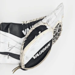 Vaughn Ventus SLR2 - Used Intermediate Goalie Glove (White/Black) 7 Vaughn Ventus SLR2 - Used Intermediate Goalie Glove (White/Black) -Hockey Stick Man GOAL360B1