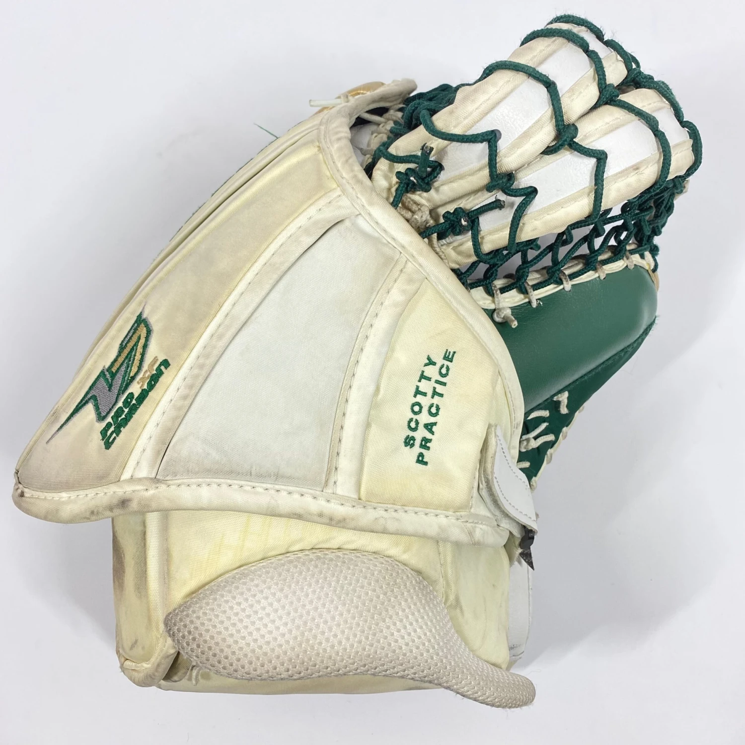 Vaughn V7 XF Carbon - Used Pro Stock Goalie Glove (White/Green/Gold) 5 Vaughn V7 XF Carbon - Used Pro Stock Goalie Glove (White/Green/Gold) - Image 3