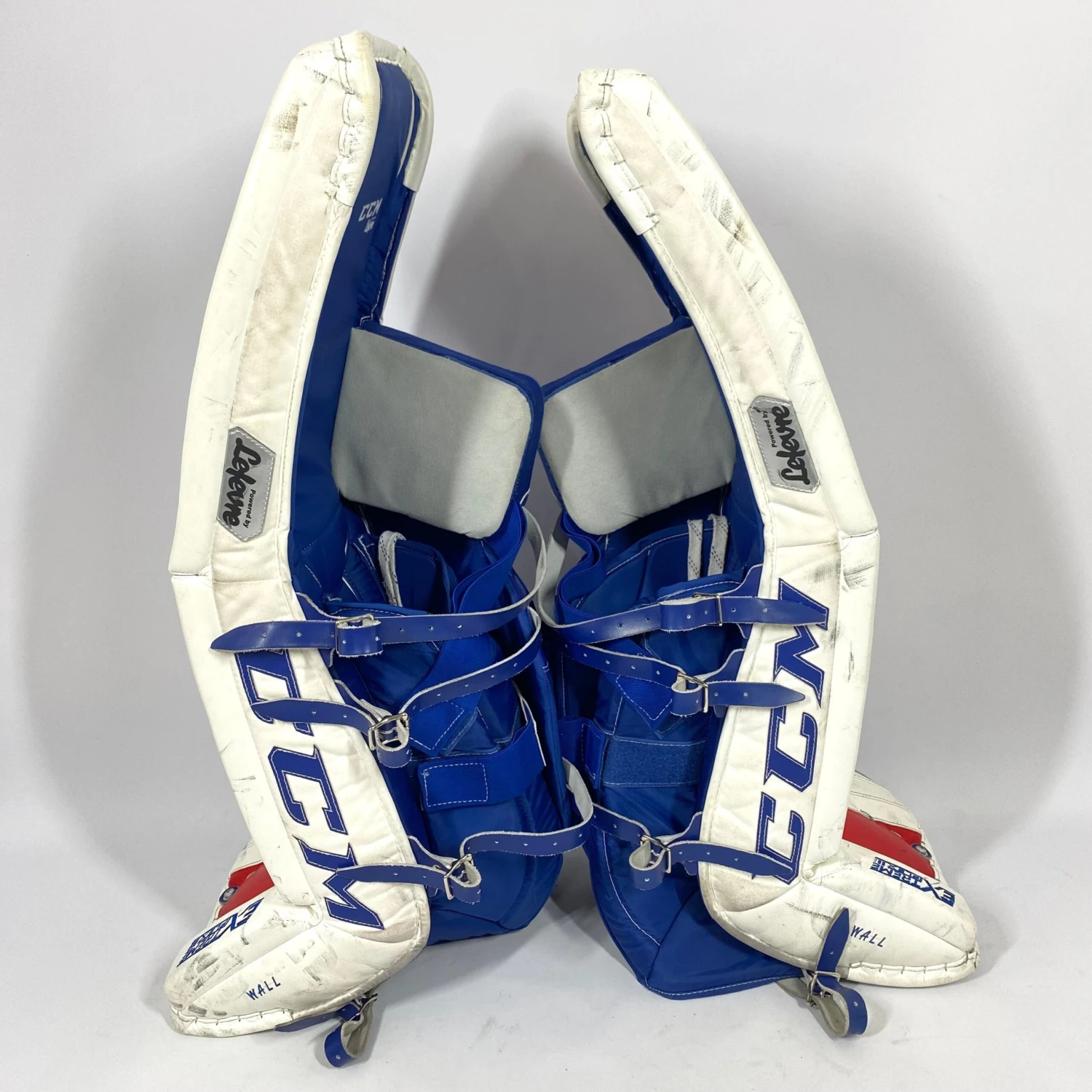 CCM Extreme Flex III - Used NCAA Pro Stock Senior Goalie Pads (White/Blue/Red) 5 CCM Extreme Flex III - Used NCAA Pro Stock Senior Goalie Pads (White/Blue/Red) - Image 3