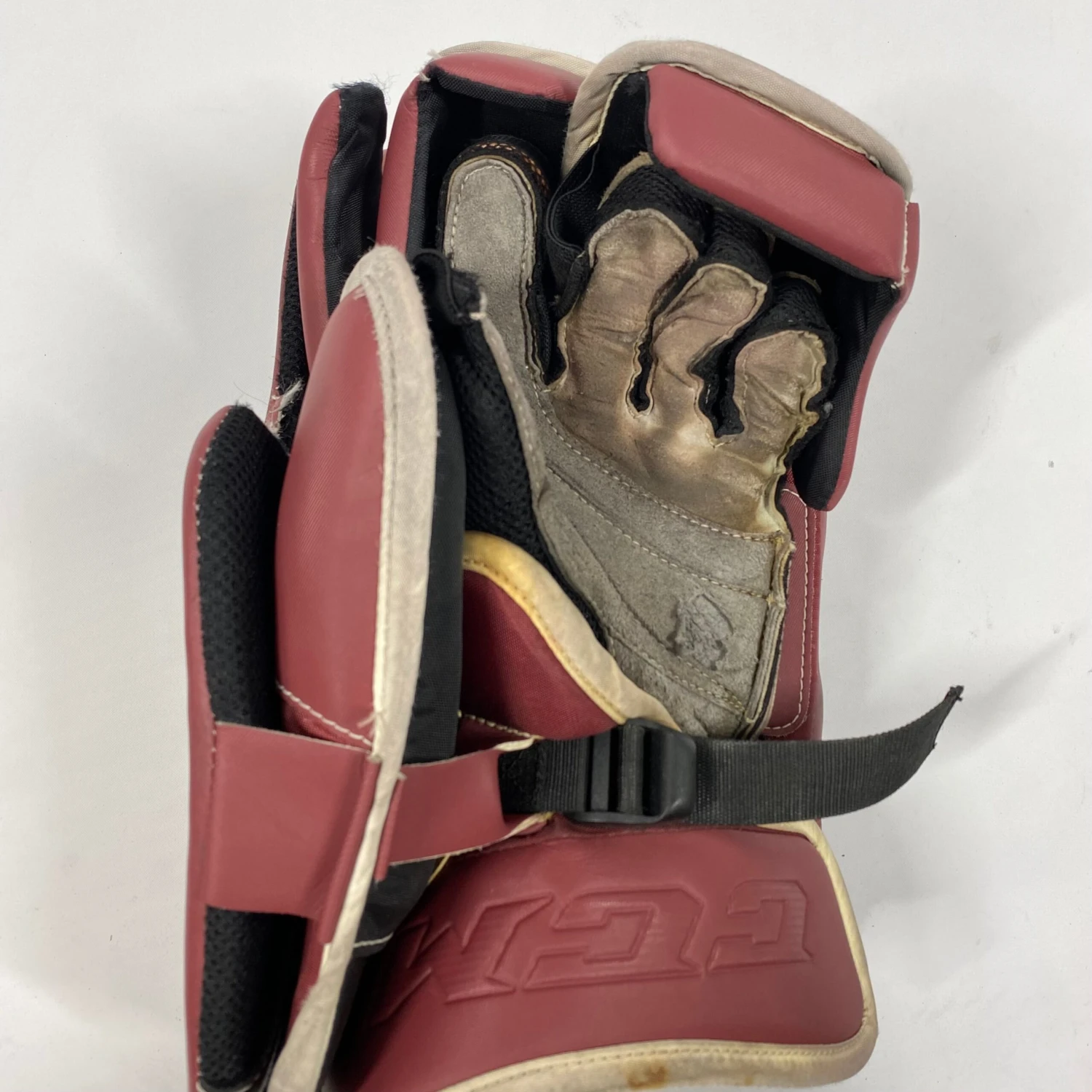 CCM Extreme Flex 5 - Used Full Right Pro Stock Goalie Blocker (Maroon) 5 CCM Extreme Flex 5 - Used Full Right Pro Stock Goalie Blocker (Maroon) - Image 3