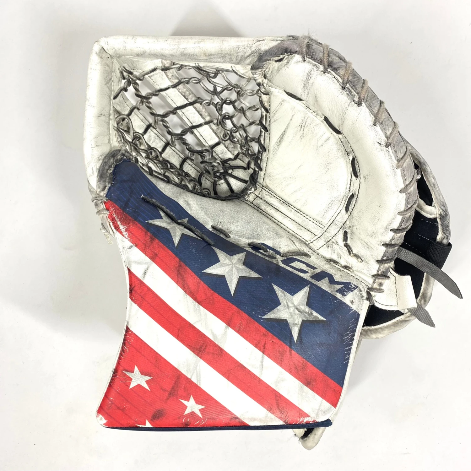 CCM Extreme Flex 6 - Used Goalie Glove (Red/White/Blue) 3 CCM Extreme Flex 6 - Used Goalie Glove (Red/White/Blue)