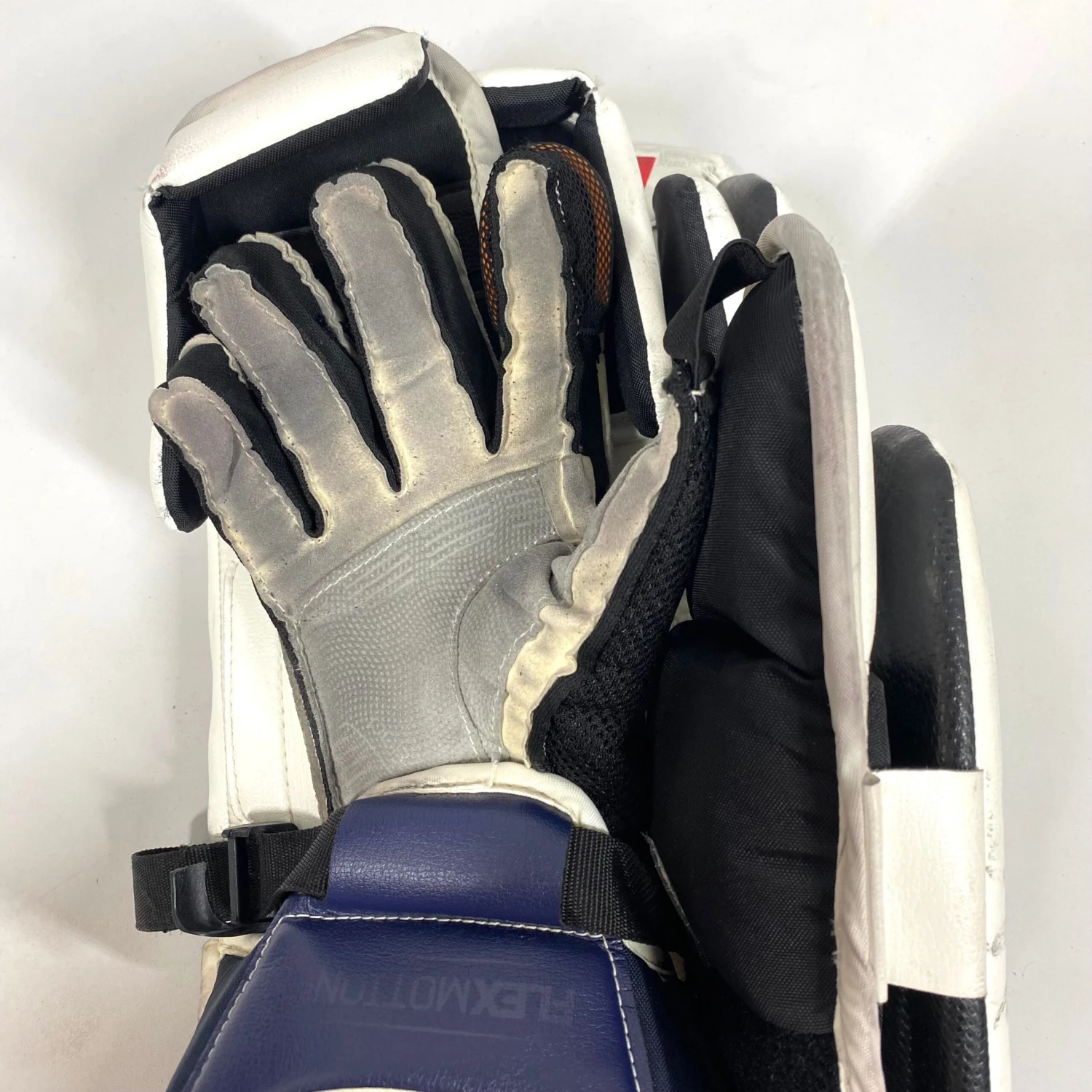 CCM Extreme Flex 6 - Used Goalie Blocker (Red/White/Blue) 5 CCM Extreme Flex 6 - Used Goalie Blocker (Red/White/Blue) - Image 3