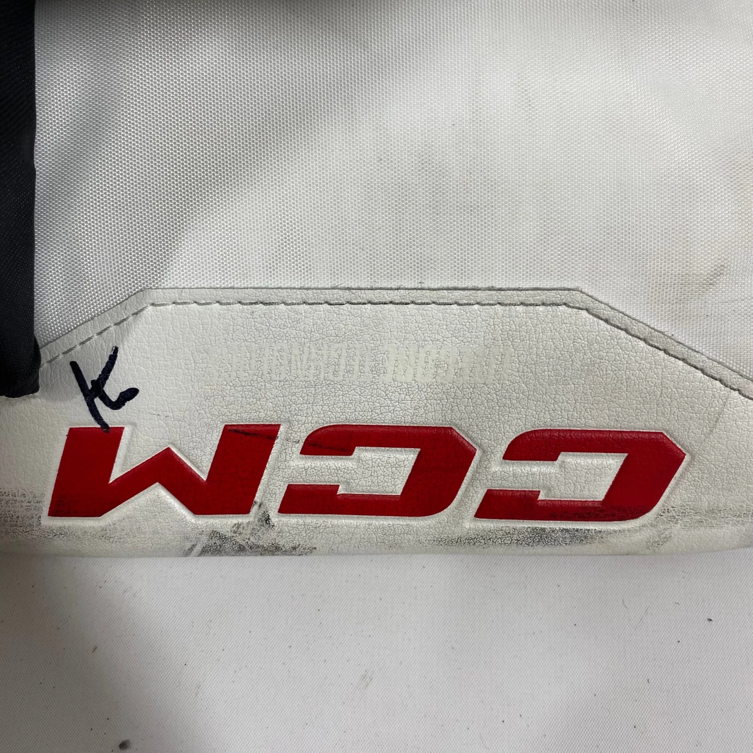 CCM Extreme Flex 6 - Used Goalie Blocker (Red/White/Blue) 6 CCM Extreme Flex 6 - Used Goalie Blocker (Red/White/Blue) - Image 4